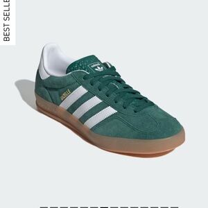 Adidas Gazelle Indoor Shoes in Collegiate Green. Men’s 7/Women’s 8